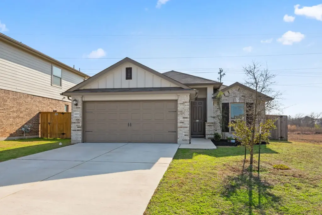 12303 Caldera Way, Manor