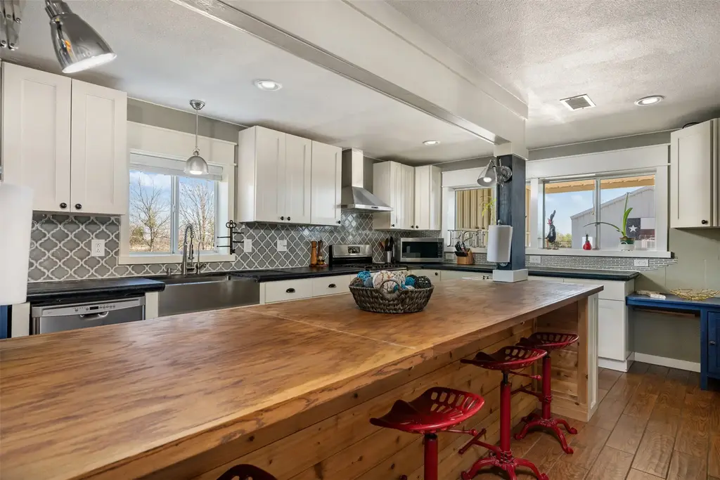 6501 County Road 239, Jarrell