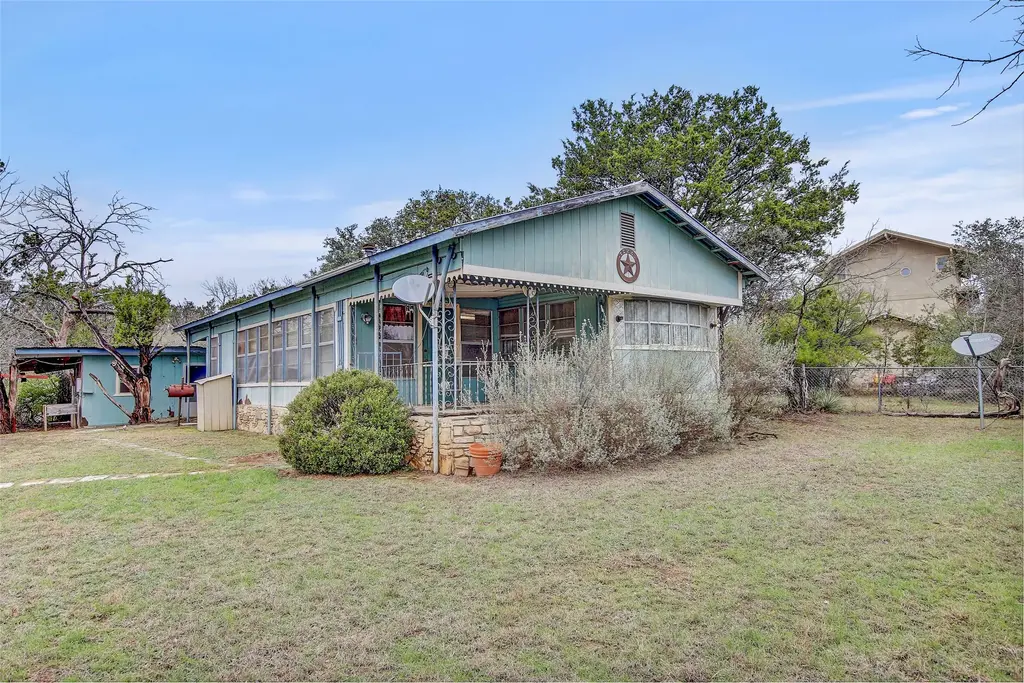 205 Singleton Drive, Spicewood