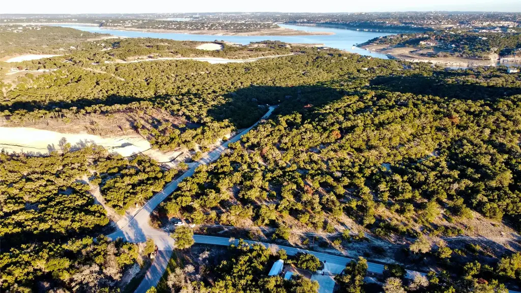2201 Bee Creek Road, Spicewood