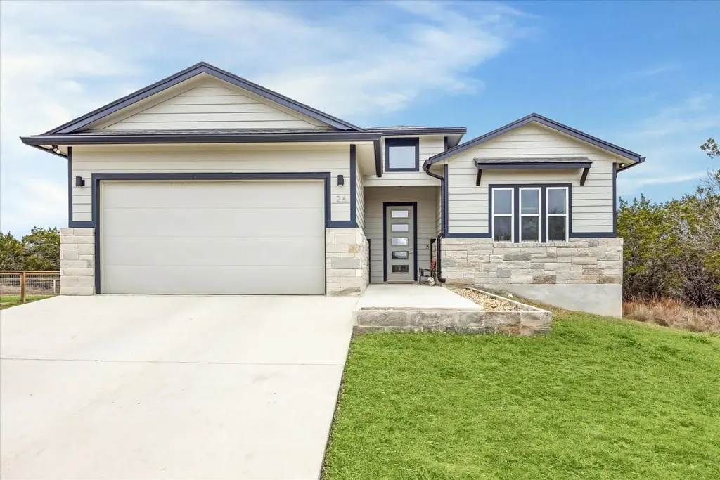 26 Quiet Meadow Circle, Wimberley