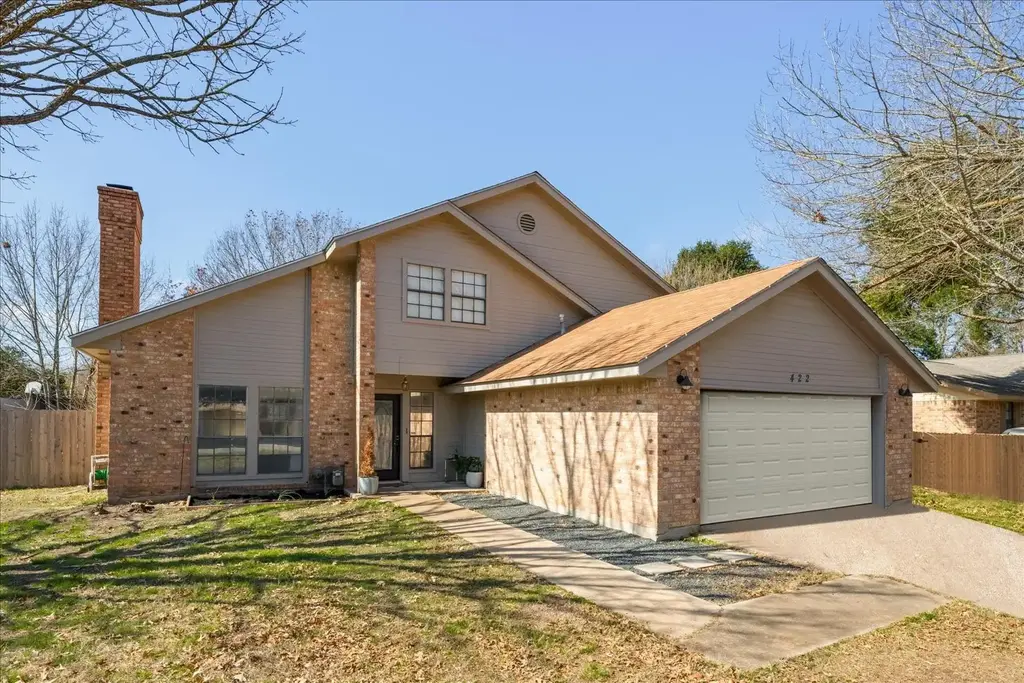 422 Connolly Circle W, Lockhart