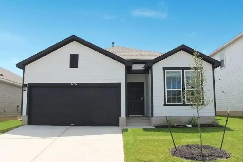 13207 Triple Jet Drive, Buda