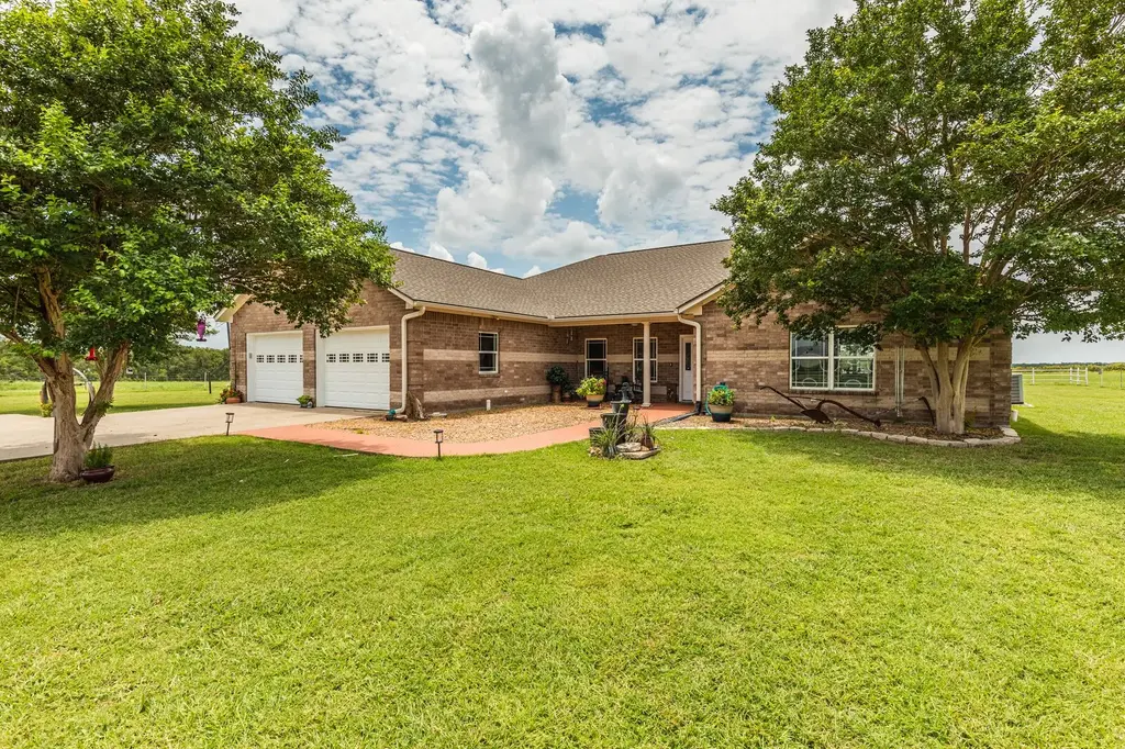 734 E Fm 485, Cameron