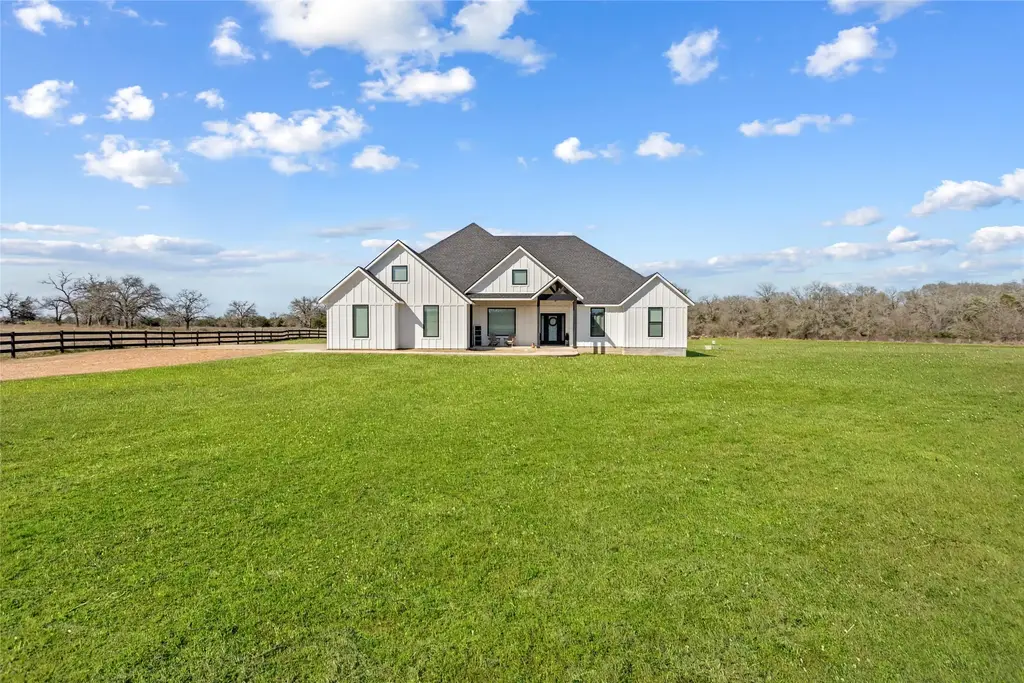 4346 W Hwy 21, Paige