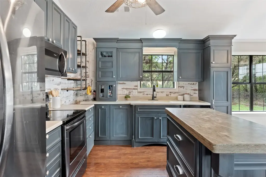 250 Kothmann Road, Dripping Springs