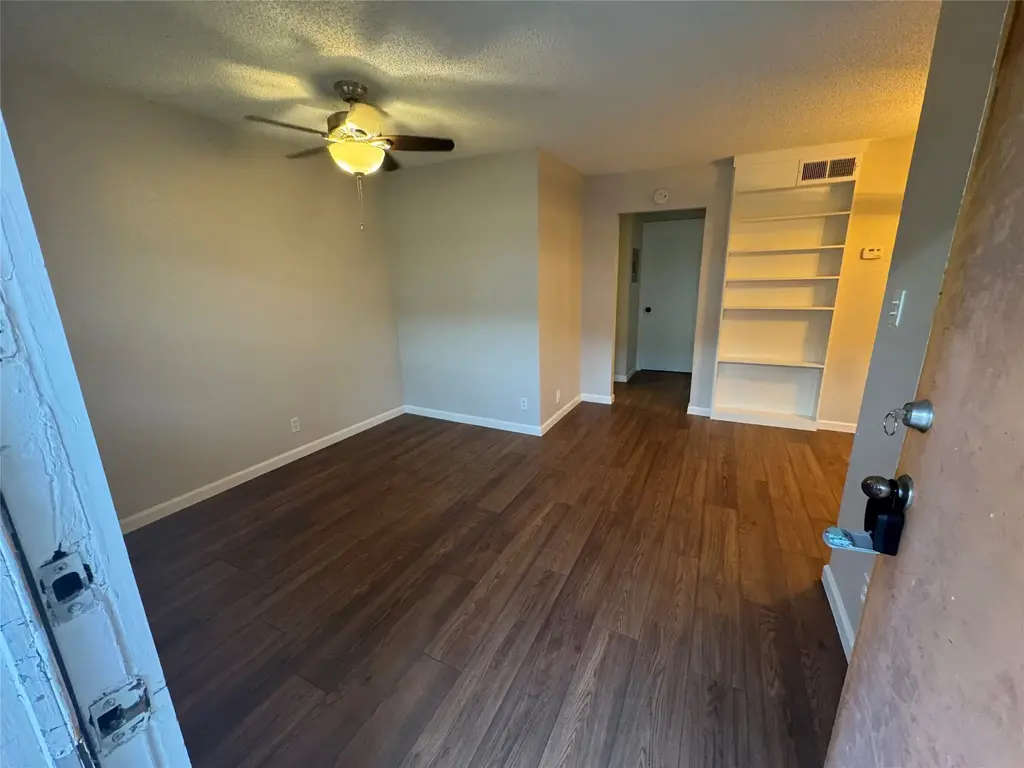 2401 Manor Road 118, Austin