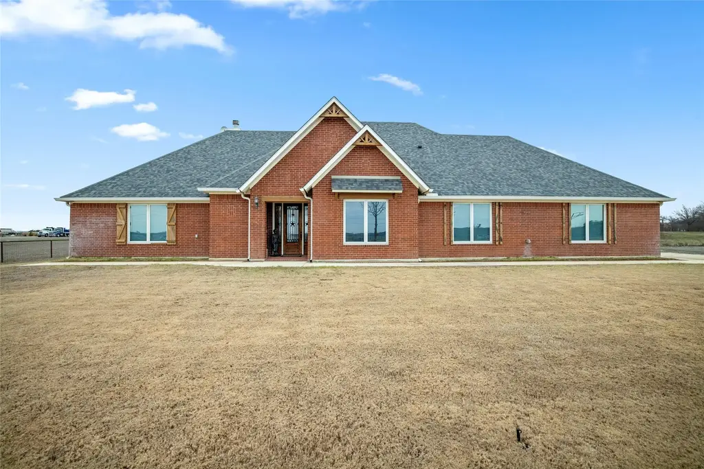 1800 County Road 305, Jarrell