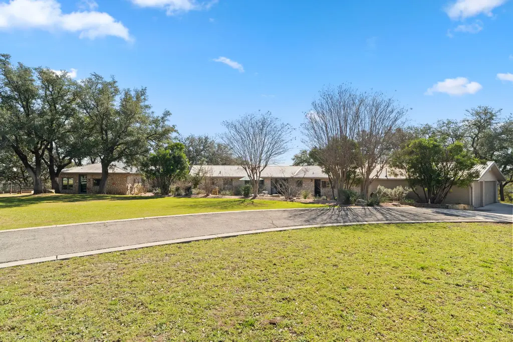 2910 Fall Creek Road, Spicewood