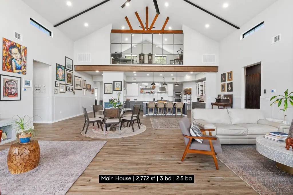 11104 Trails End Road, Leander