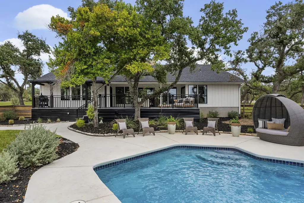 620 Post Oak Drive, Dripping Springs