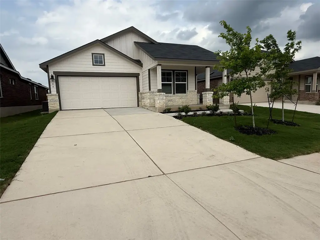 145 Sormonne Loop, Kyle