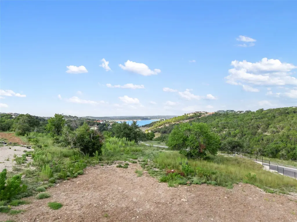 955 Flagtop Court, Lakeway