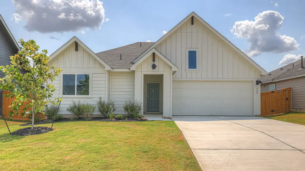 108 Flora Vista Street, San Marcos
