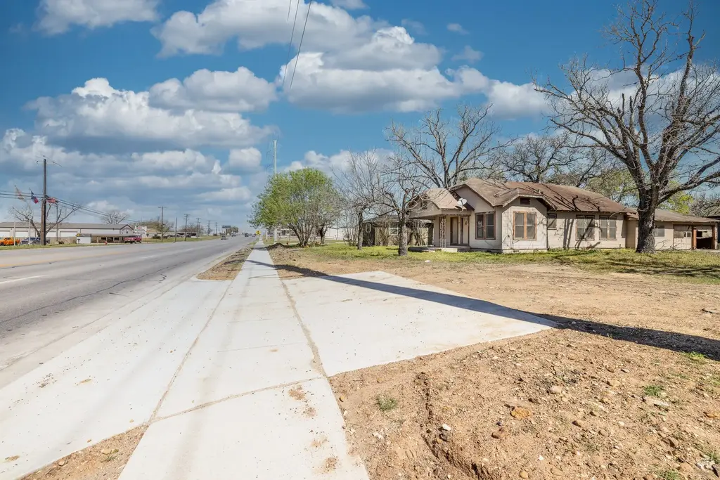 1602 Water Street, Gonzales