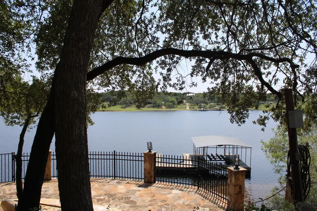 25421 Pedernales Point Drive, Spicewood