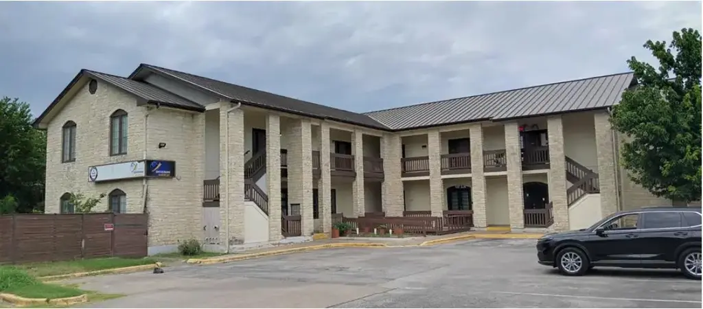 611 Carpenter Avenue 201, Austin