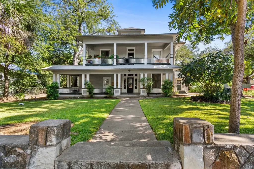 527 W San Antonio Street, San Marcos