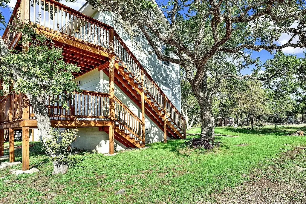 207 Oakwood Loop, San Marcos