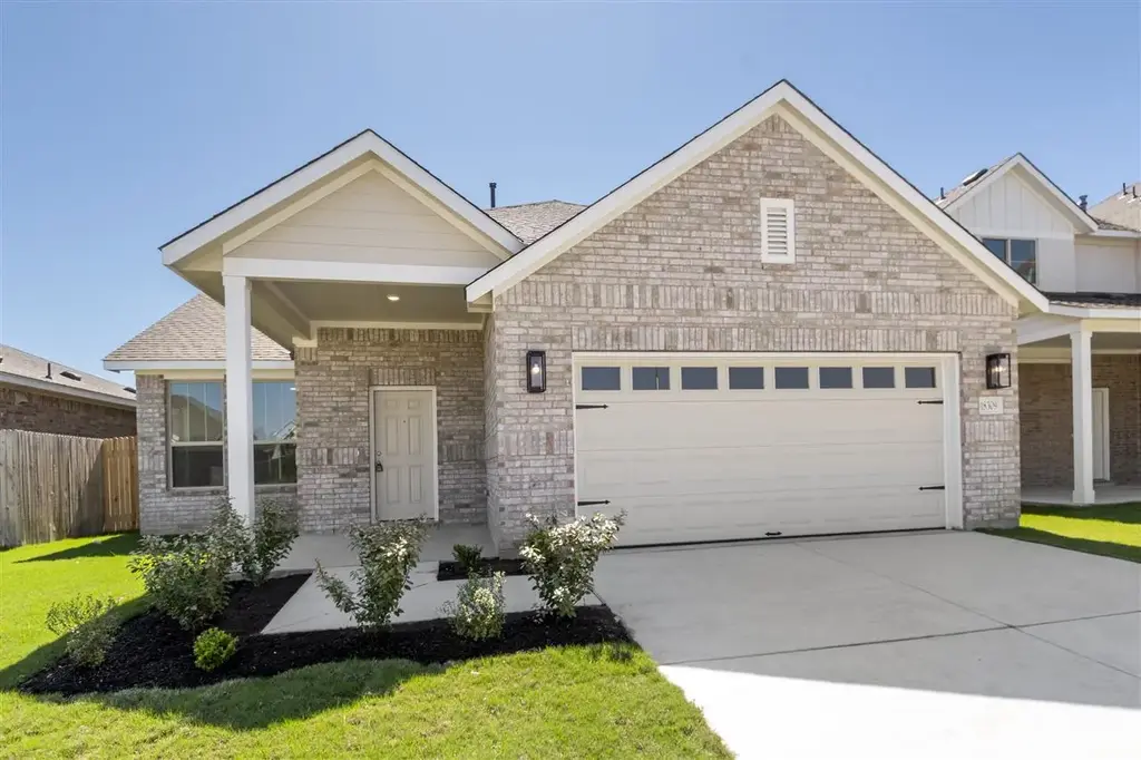 18309 Emu Lane, Manor