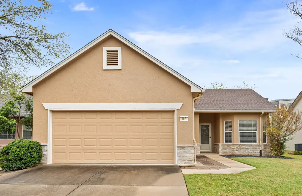 107 Plover Pass, Georgetown