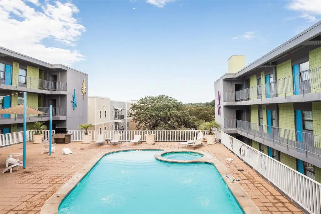 2408 Leon Street 206-b, Austin