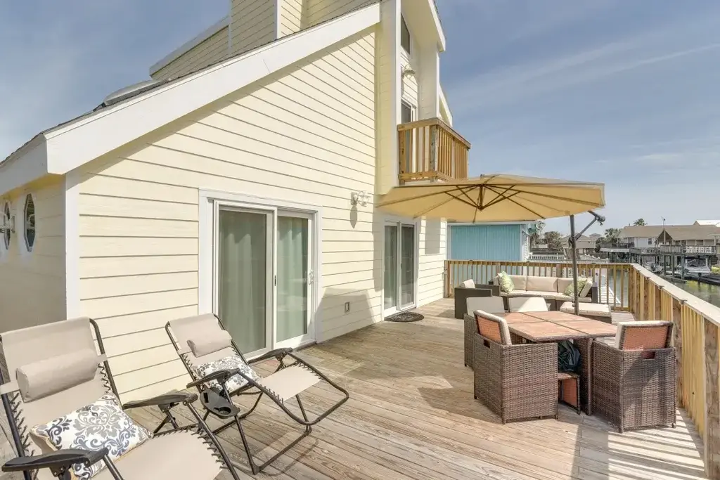16525 Jamaica Cove Road, Jamaica Beach