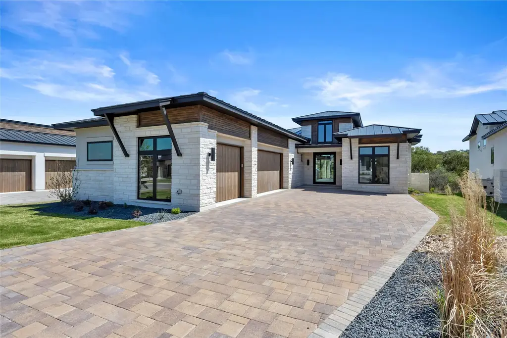 206 Azalea Loop, Horseshoe Bay