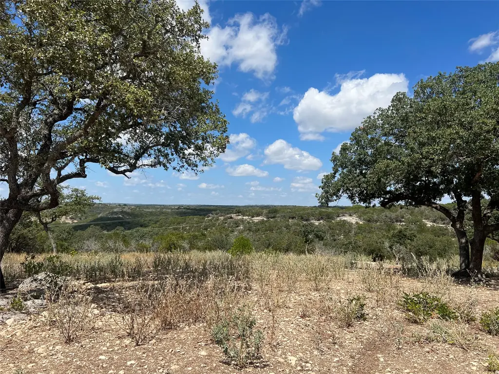 Cave Springs Drive, Hunt
