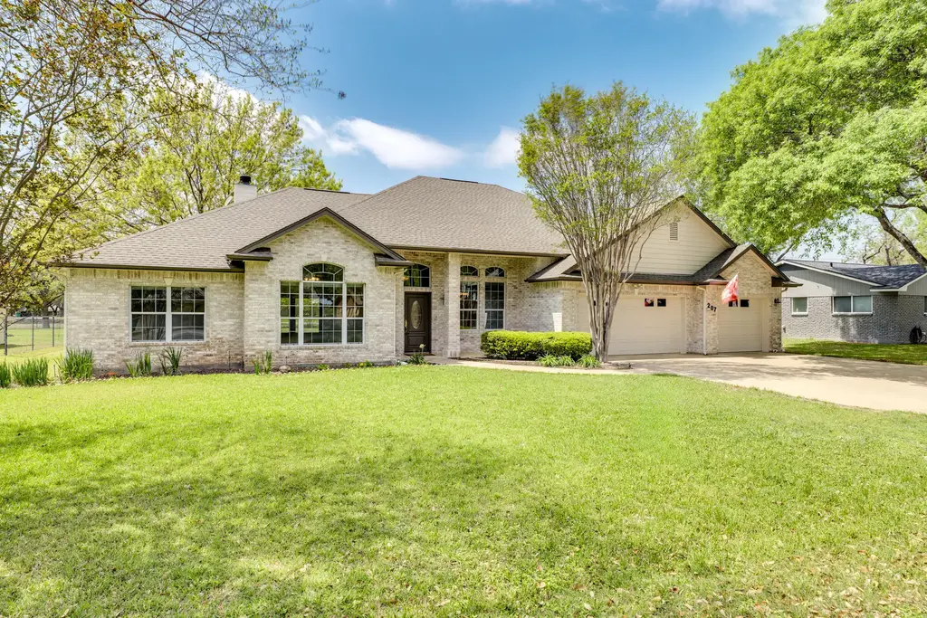 207 Flamingo Circle, Highland Haven
