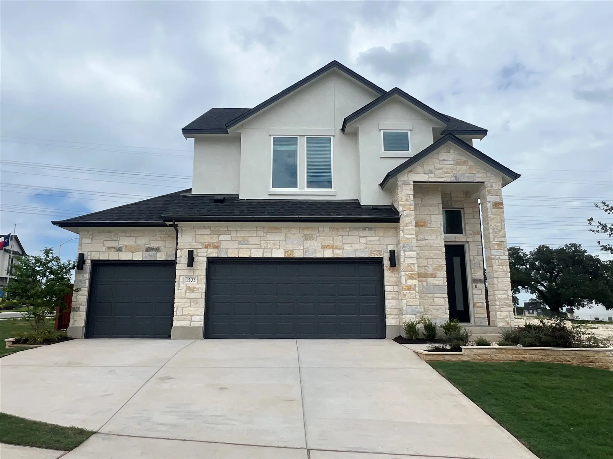 Photo of Listing #2444252