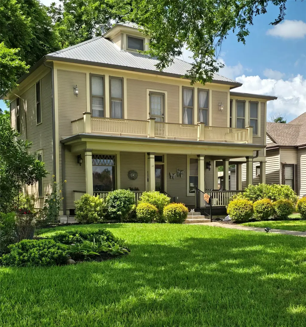 622 W 7th Street, Taylor