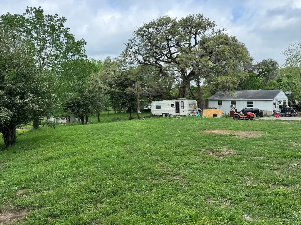 103 Reiffert Street, Cuero