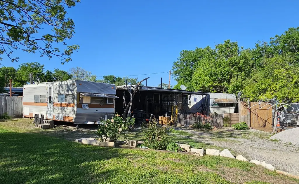 106 Walnut Drive, Austin
