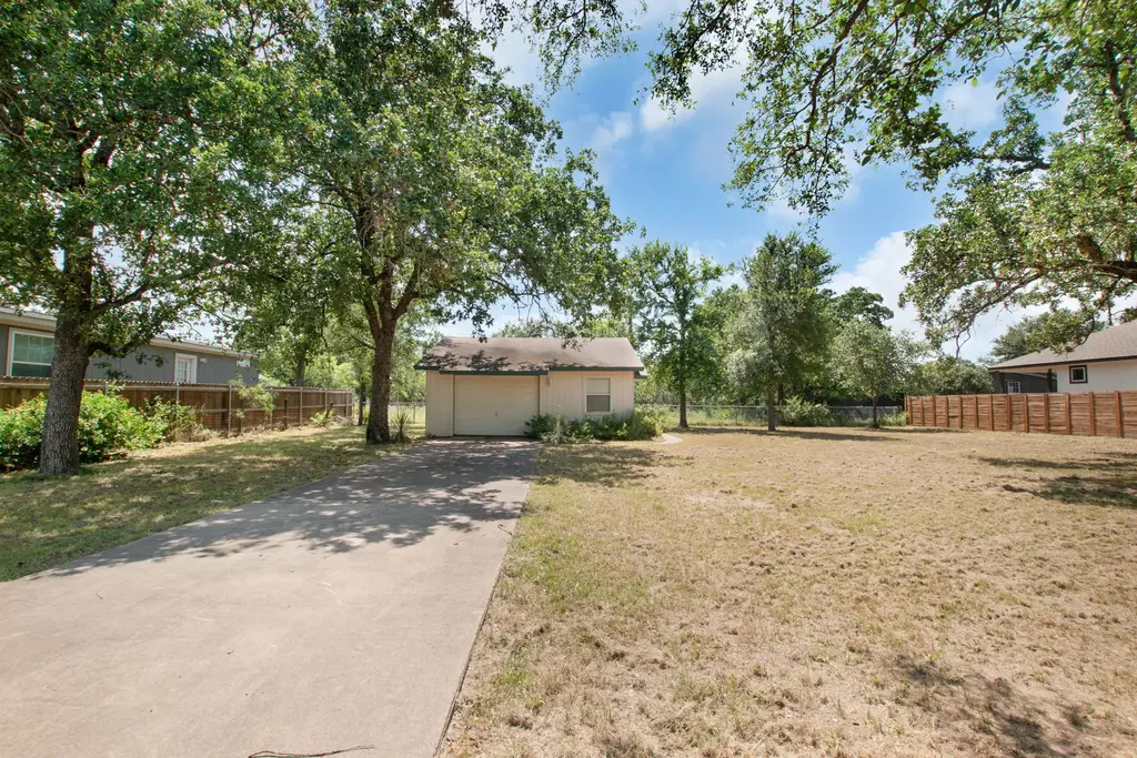 714 Pine Lane, Horseshoe Bay
