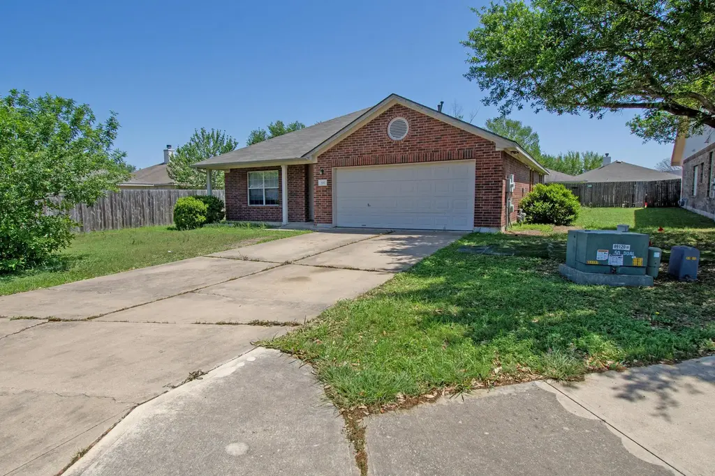 100 Buck Shot Court, Bastrop