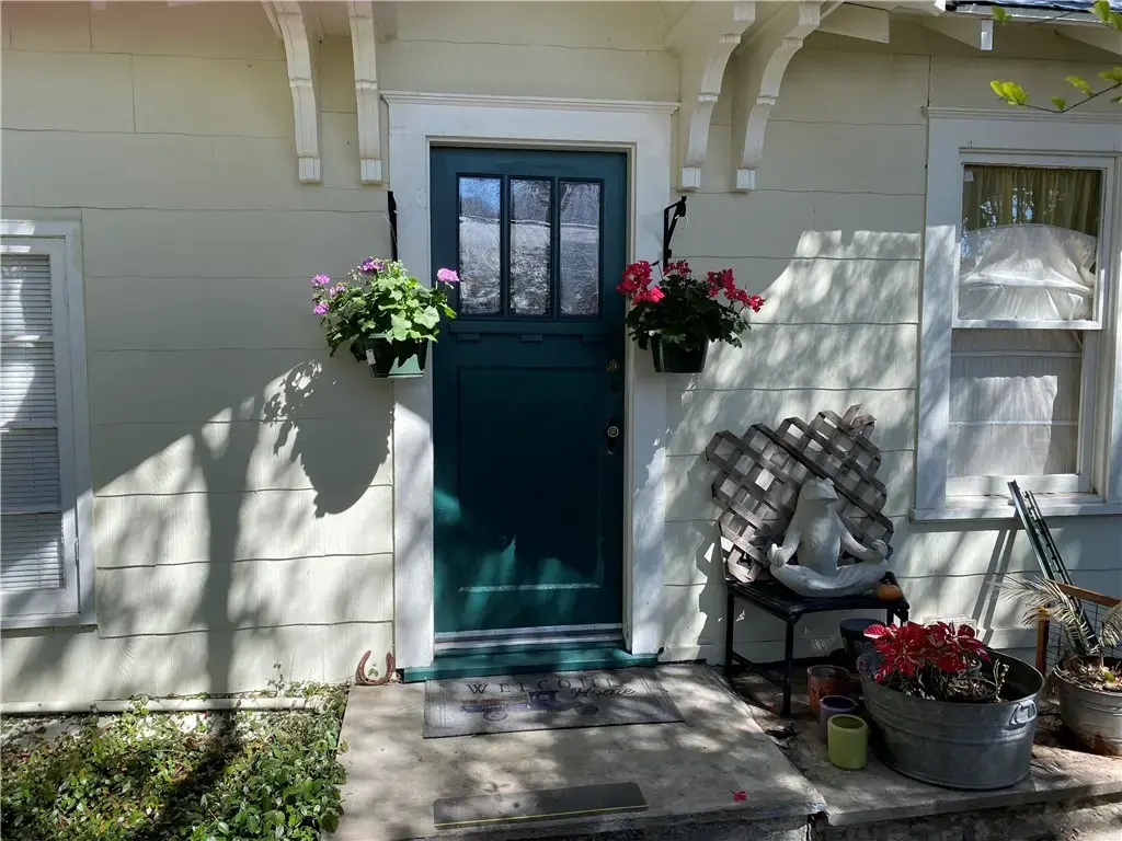 400 W Alpine Road, Austin