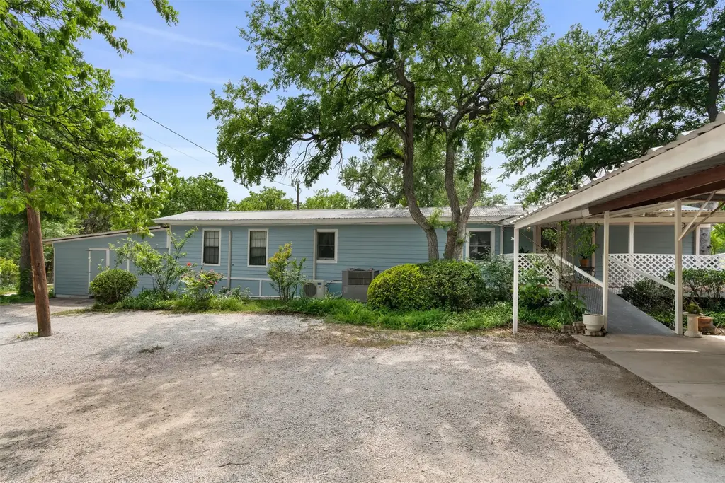 300 Corral Lane, Liberty Hill