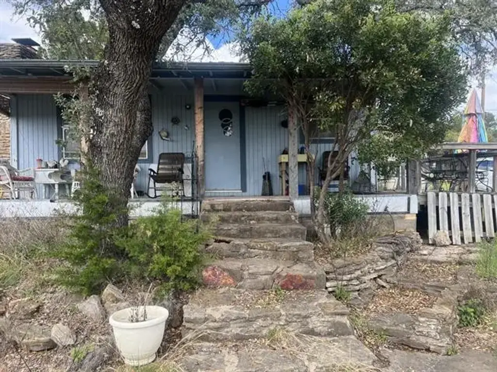 711 Council Street, Burnet