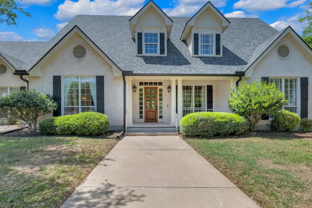 509 Indian Trail, Salado