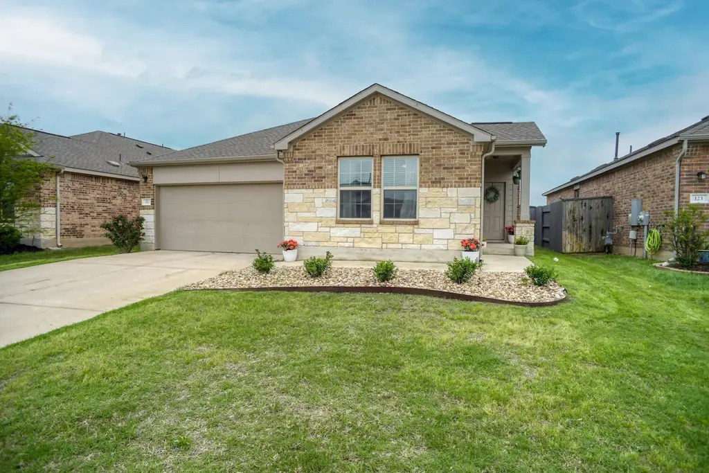 121 George Kimble Cove, Bastrop