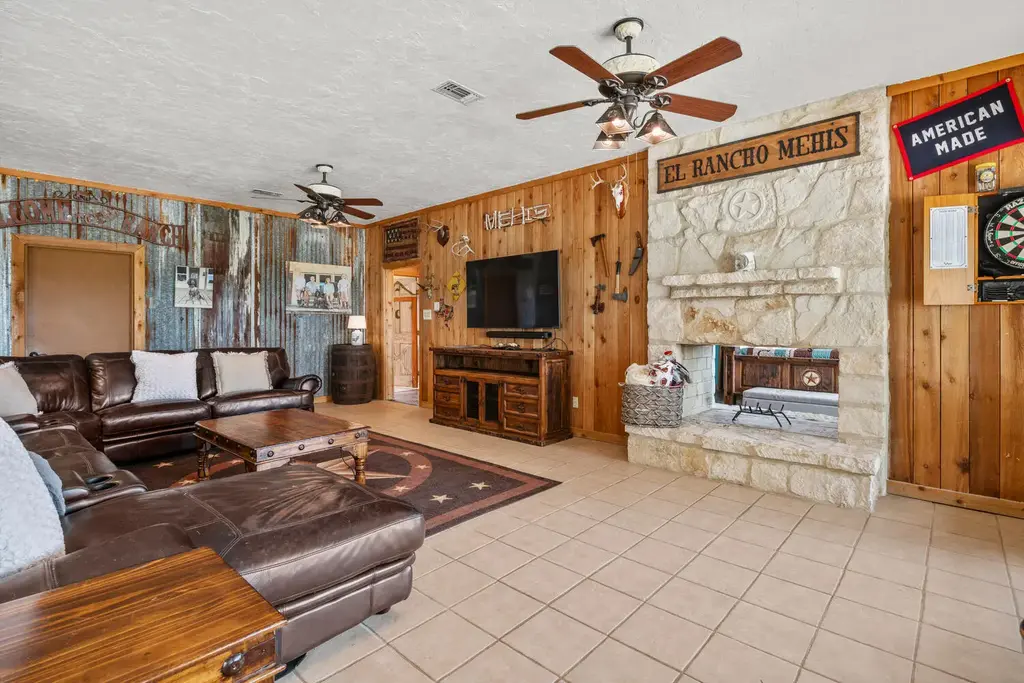3487 Rust, Spring Branch