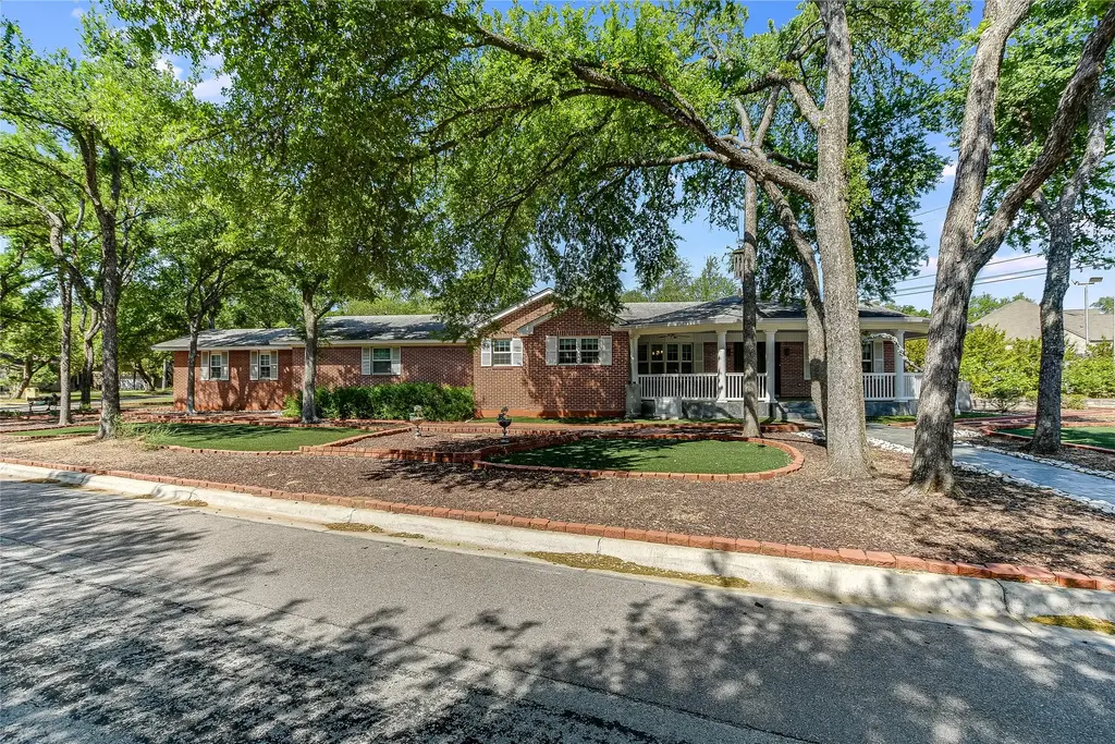 11906 Arch Hill Drive, Austin