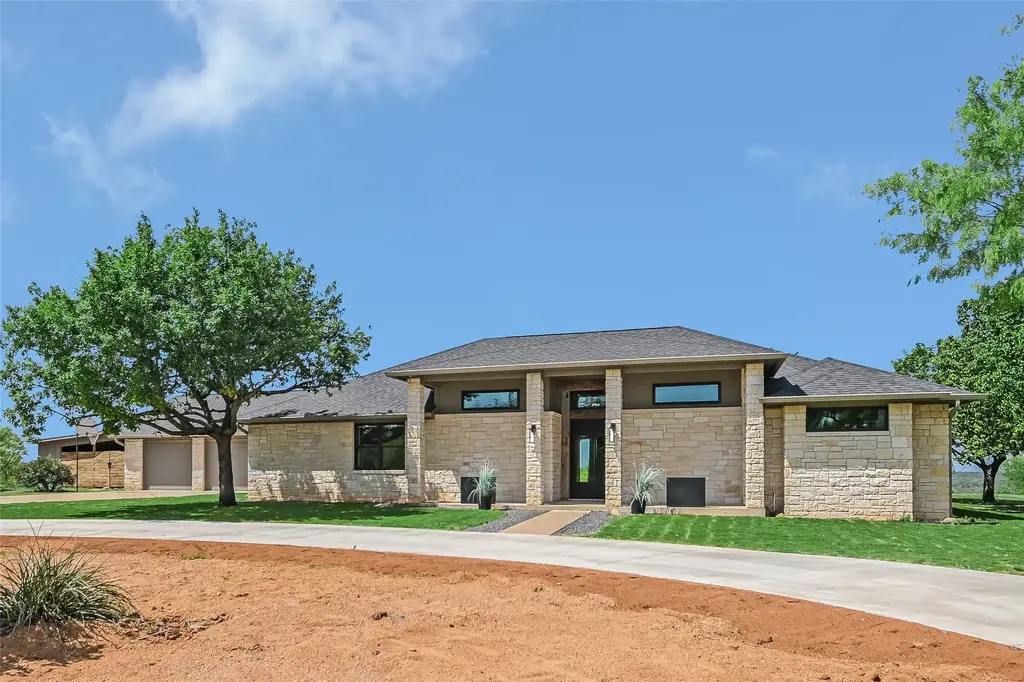418 The Hills Road, Horseshoe Bay