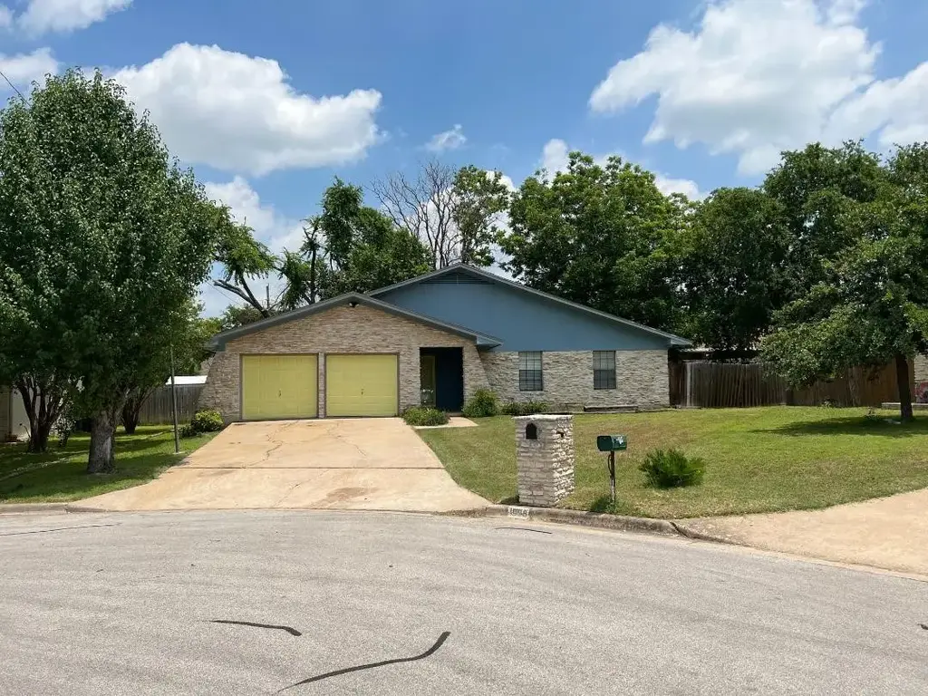 1009 Whispering Drive, Round Rock