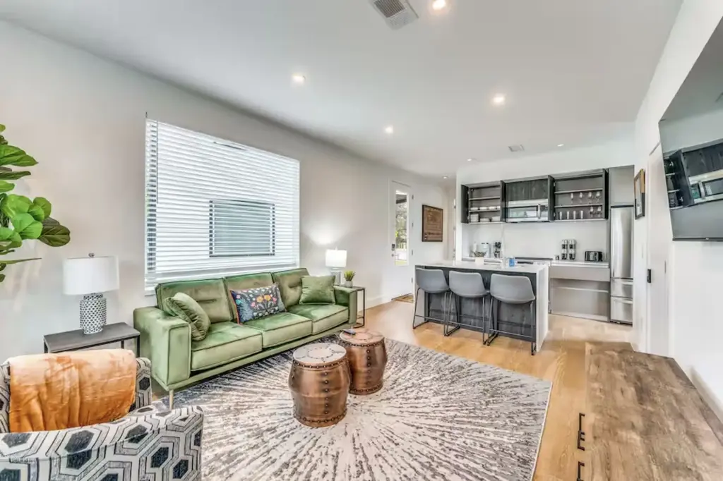 2406 W 10th Street B, Austin