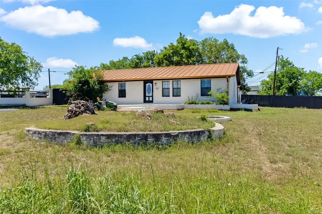300 Avenue T, Marble Falls