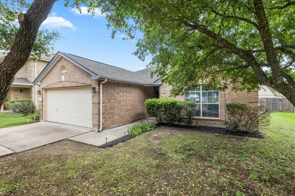 107 Jefferson Cove, Elgin