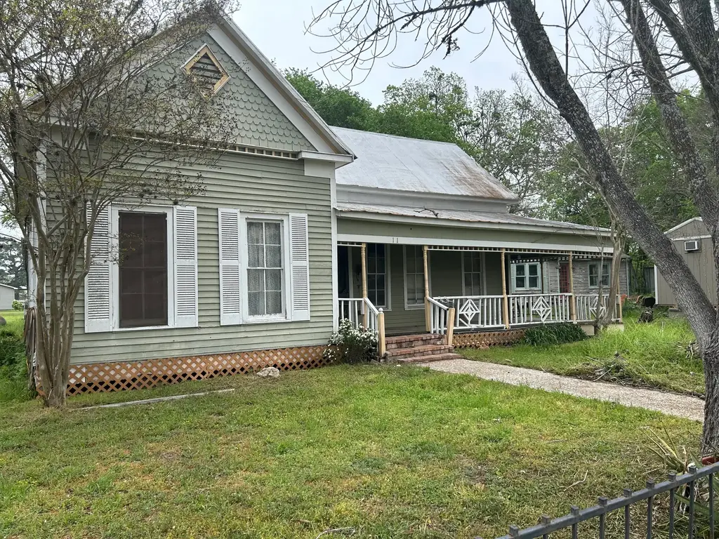 211, 205, 206 E Thigpen Street, Carmine