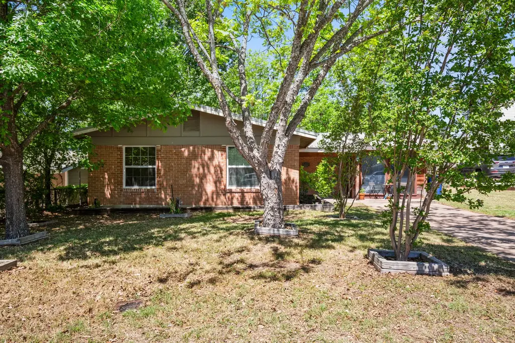 4606 S 2nd Street, Austin